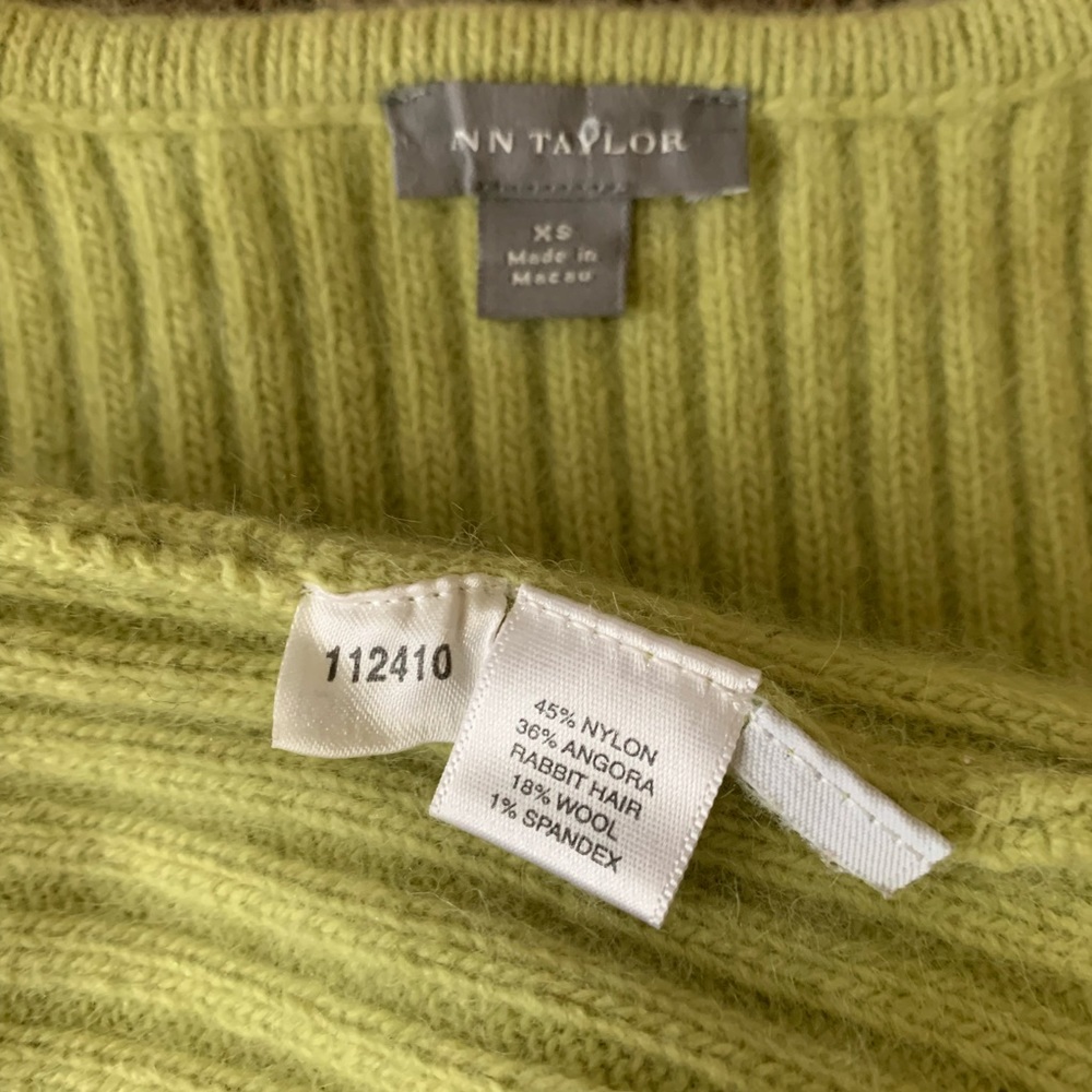 Angora sweater - Picture 3 of 3